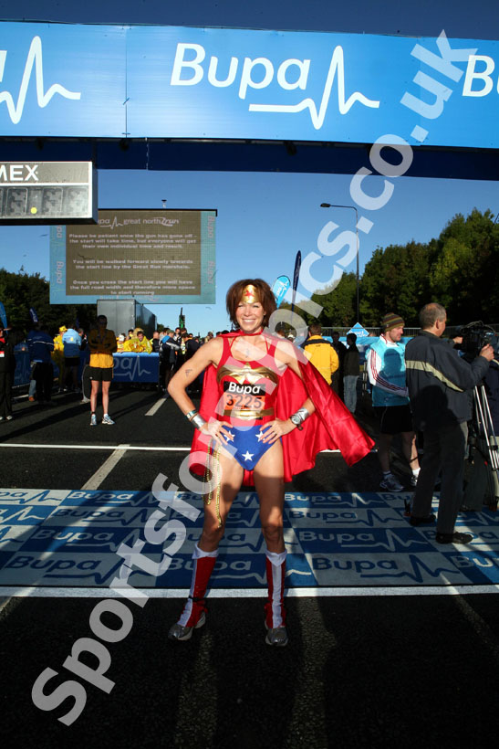 Super Woman Nell McAndrew before taking part in the 2008 BUPA Great North Run